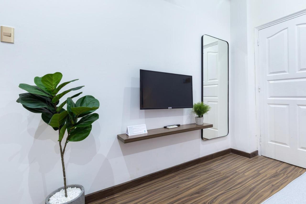 Cozrum Smart - First Target Hotel Ho Chi Minh-stad Buitenkant foto